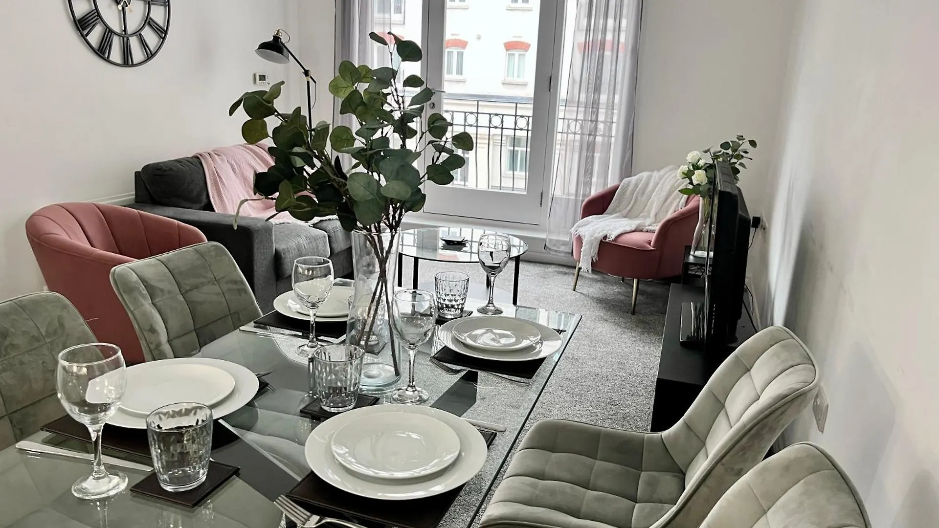Writer'S Square Apartments Belfast